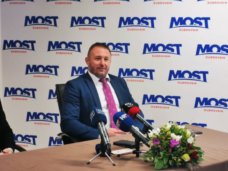 Kristić o nedostatku vezova: Grad i Županija trebaju otkupiti dio Marine Gruž i preurediti je u komunalnu lučicu