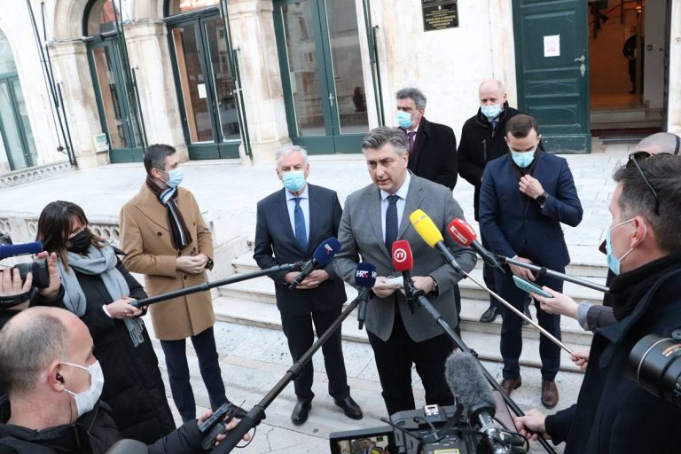 Sutra stiže i Plenković, sastat će se sa županom i gradonačelnikom