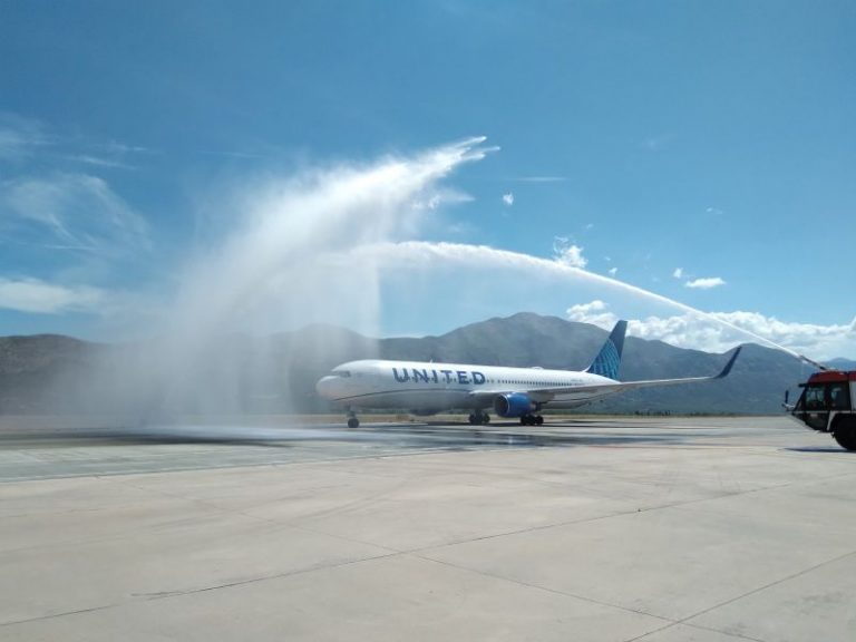 VIDEO/STIGLI SU AMERIKANCI Svečano dočekan inauguracijski let United Airlinesa