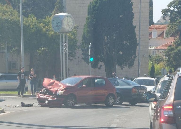 OPREZ VOZAČI: Prometna nezgoda na Ilijinoj glavici