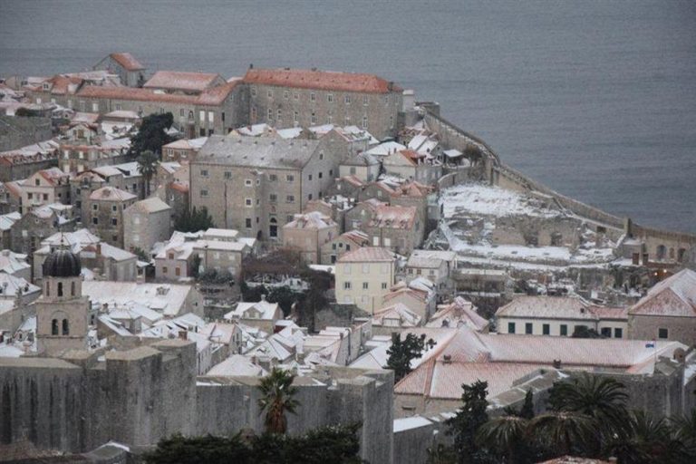 FOTOGALERIJA: Na današnji dan 2017. snijeg je zabijelio Dubrovnik i okolicu