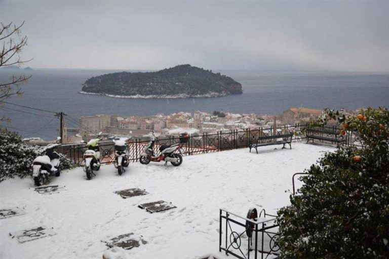 FOTOGALERIJA: Na današnji dan 2017. snijeg je zabijelio Dubrovnik i okolicu