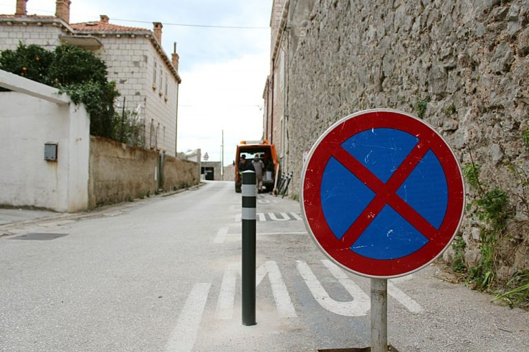 Počeli radovi na uređenju ulica Volantina i Baltazara Bogišića