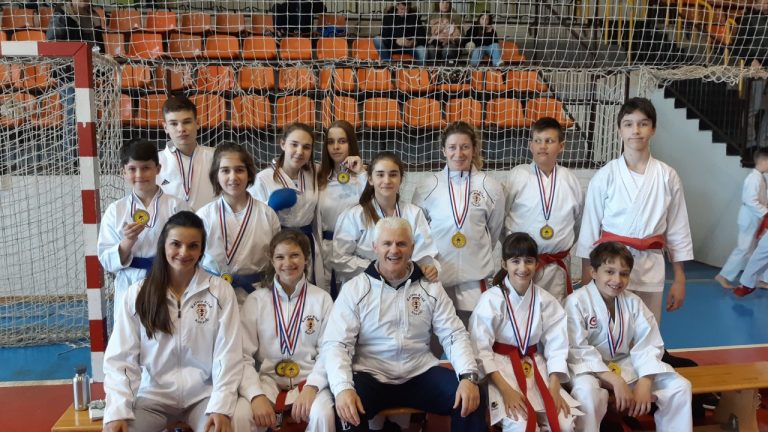 Karate klub Kakato na natjecanju u Pločama osvojio 15 medalja