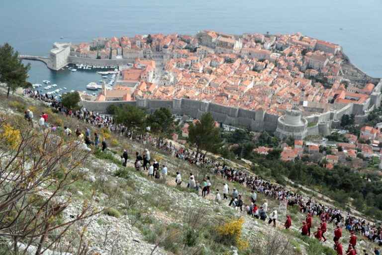 Otkazuje se pobožnost križnog put padinama Srđa