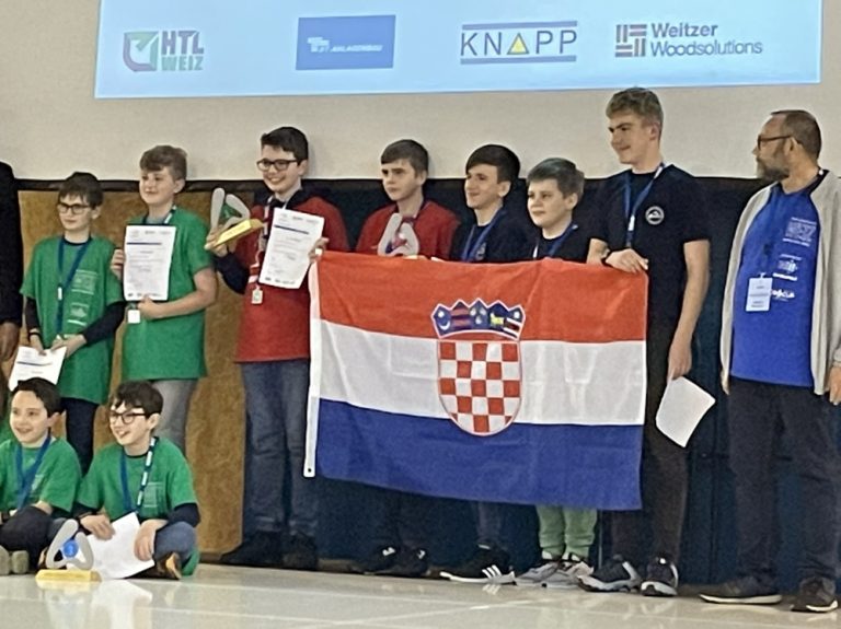 Mladi dubrovački robotičari “osvjetlali obraz” Gradu: vratili se s medaljama