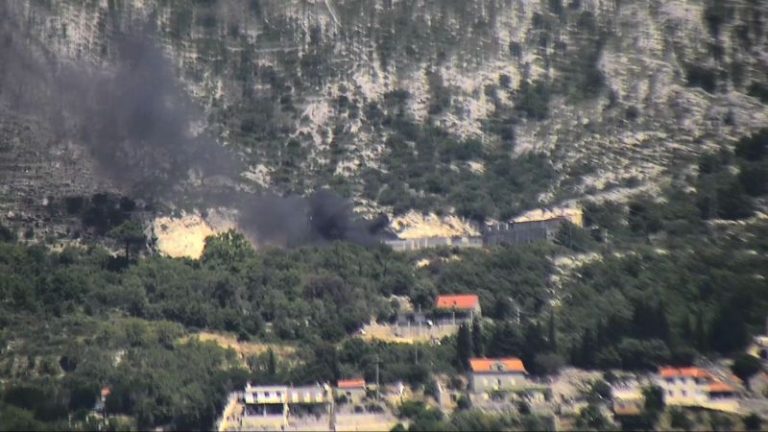 Požar iznad Pobrežja pod nadzorom, vatrogasci još uvijek na terenu