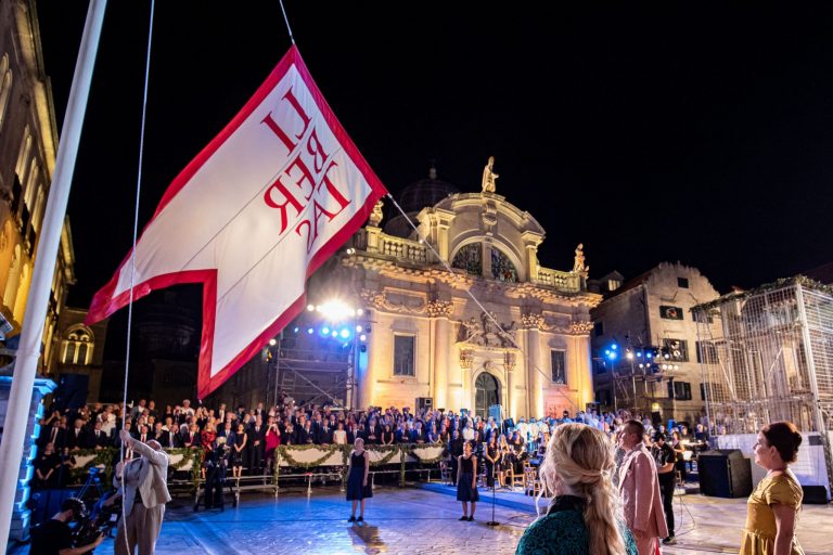 Sve je spremno za Otvaranje, večeras generalna u ponoć