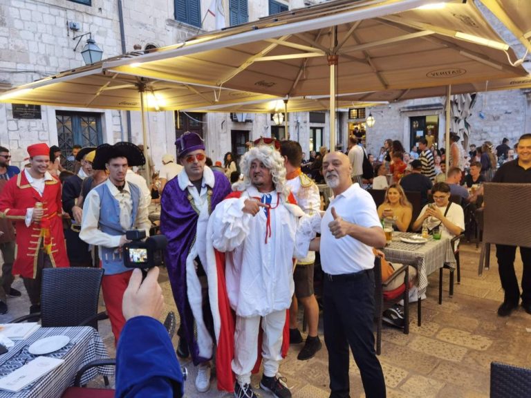 FOTO: Nikša Jelčić Čile opet izabran za kneza Republike Porporela