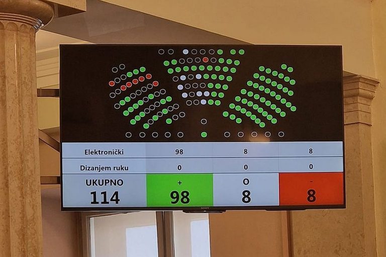 Usvojen Zakon o sigurnosti prometa – Grad može upravljati prometom u kontaktnoj zoni, Franković istaknuo svoj doprinos tome