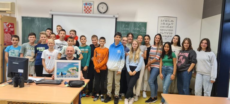 NAJBOLJA PEDAGOGIJA: župski 7. d uz razrednika Denisa Vega naučio kako je lijepo činiti dobro