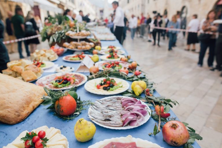 NASTAVLJA SE GOOD FOOD: Weekend at DBC, izrada štrukli, Pazija Party i tradicionalna Dubrovačka trpeza