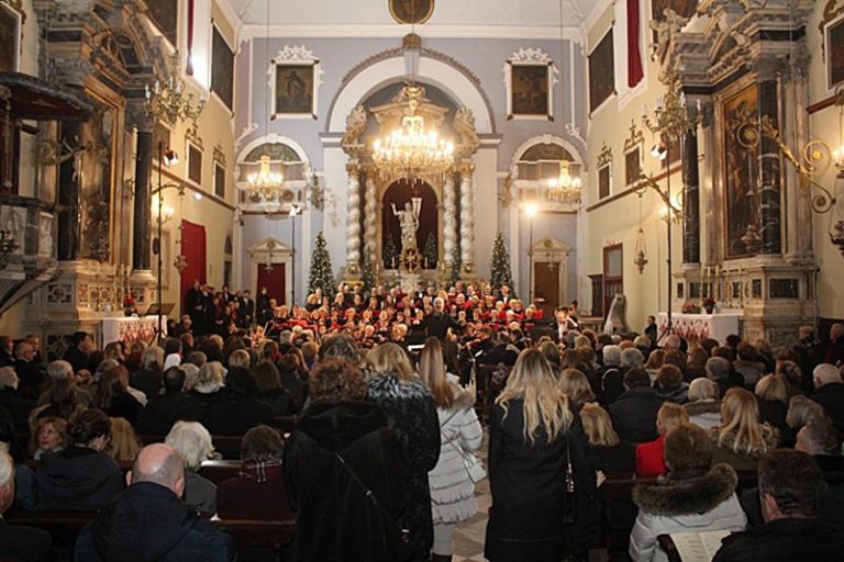 VESELJE TI NAVJEŠĆUJEM Božićni koncert večeras u Male braće