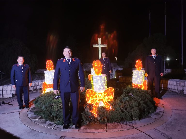 Župski vatrogasci upalili četvrtu adventsku svijeću u Mandaljeni