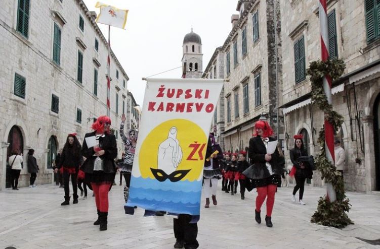 Izložba starih plakata Župskog karnevala u petak, povorka Stradunom u subotu