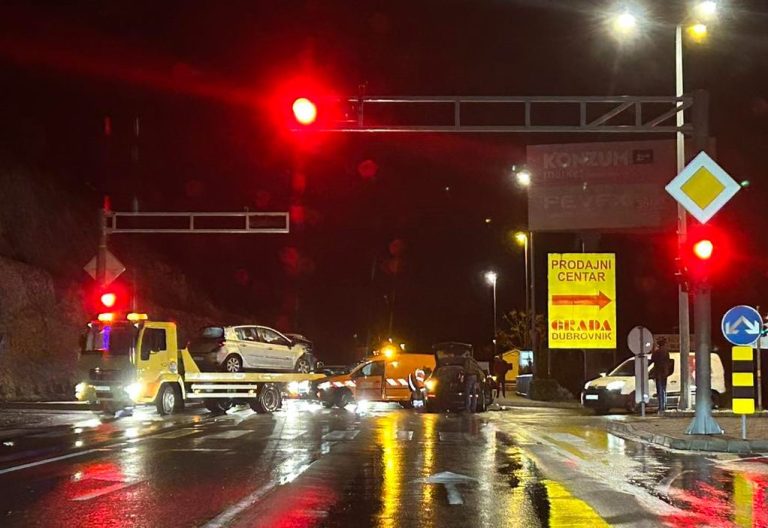 TJEDAN NA CESTAMA: Jedan mladi život je izgubljen, četiri osobe teško ozlijeđene