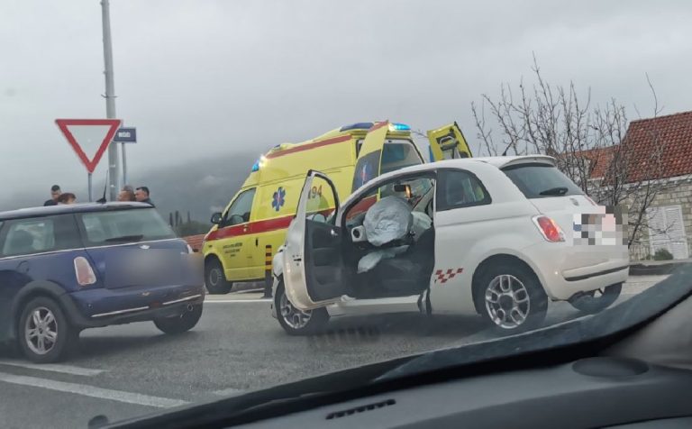 U prometna nesreća na skretanju za Čibaču ozlijeđena jedna osoba