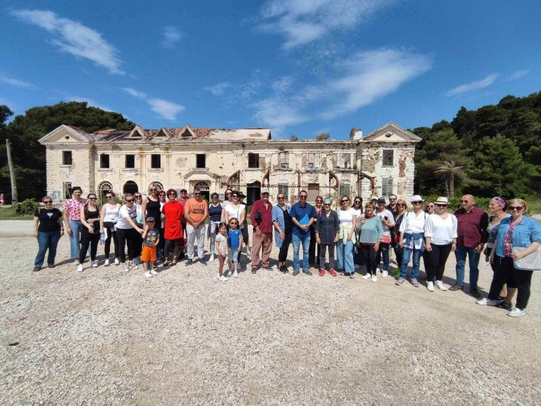 Kupari- od turističkog naselja do ratne zone