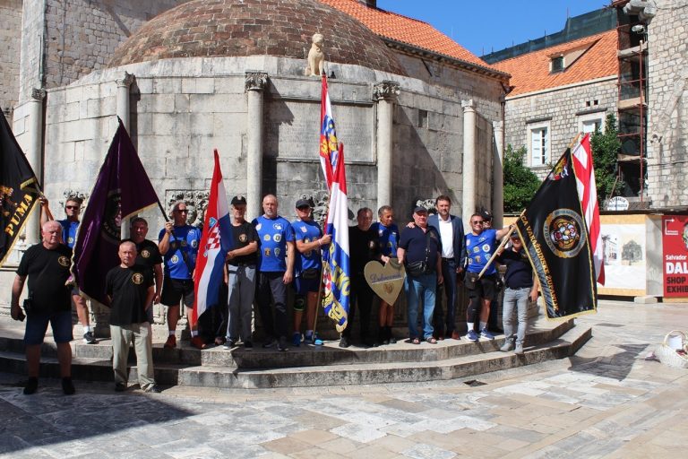 “Jedno srce, jedna duša” – u Dubrovnik stigli nakon 36 dana hodanja iz Vukovara