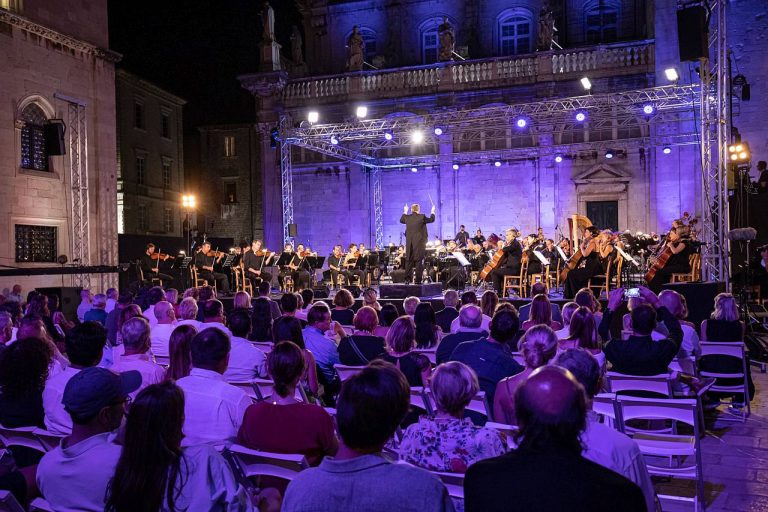 Veliki završni Opera gala koncert ispred Katedrale za kraj 74. Igara