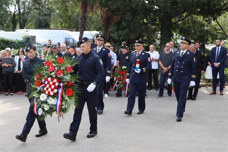 Sv. Mihovil i Dan policije: Istaknutih službenika zbog profesionalizma i zalaganja ukupno 32 u našoj županiji