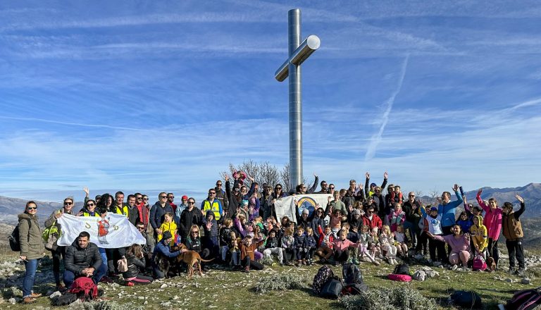 Bravo Snježničari! 101 planinar, djeca i roditelji proveli divan dan u prirodi, neki planinarili prvi put, a onda su dva sata proveli u čistoj igri