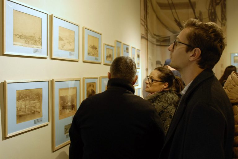 IZLOŽBA U DVORU Brodovi na fotografijama i razglednicama od sredine 19. do sredine 20. stoljeća