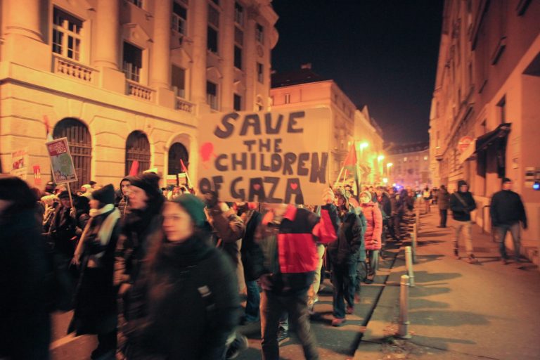 Tisuću ljudi u Zagrebu zatražilo trajni prekid vatre u Gazi i priznanje Palestine!