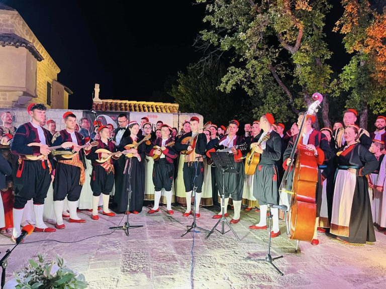 FOTO Proljeće pri Dvoru, zablistale sve generacije