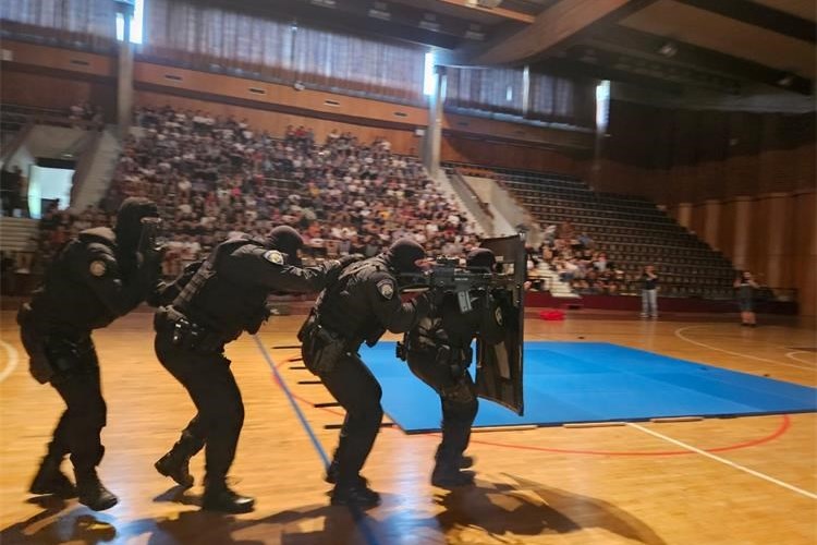 Želite li saznati kako radi policija posjetite ih sutra na Danu otvorenih vrata u OŠ Marina Držića