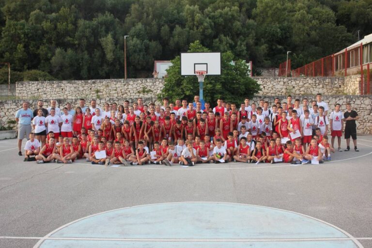 FOTO: U Gospinom polju održava se Kamp Libertas – sudjeluje 140 mladih sportaša iz cijele Hrvatske, ali i SAD-a