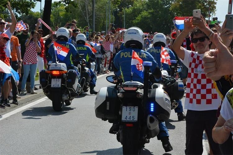 BUDI NAVIJAČ! Policija poziva na dostojanstvenu podršku Vatrenima