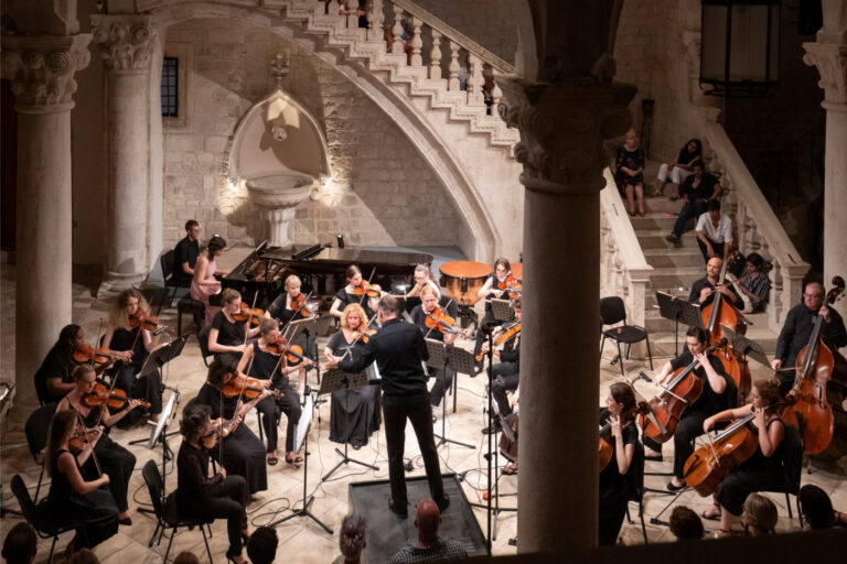 Koncertom Dubrovačkog simfonijskog orkestra u Dvoru je obilježena 290. obljetnica rođenja Luke Sorkočevića