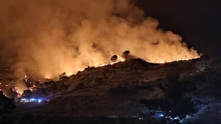 Dubrovački vatrogasci pomažu kolegama u Podgori, situacija je bolja, ali ne dobra