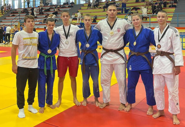 Sedam medalja za JK Dubrovnik na međunarodnom turniru u Kaštelima