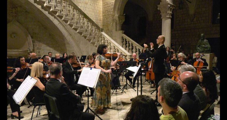 Makedonska filharmonija i violinistica Đana Kahriman napunili Knežev dvor