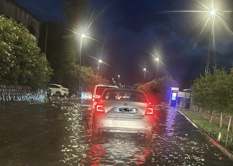 Vatrogasci cijelo jutro na terenu, ispumpavaju se poplavljeni objekti i kuće