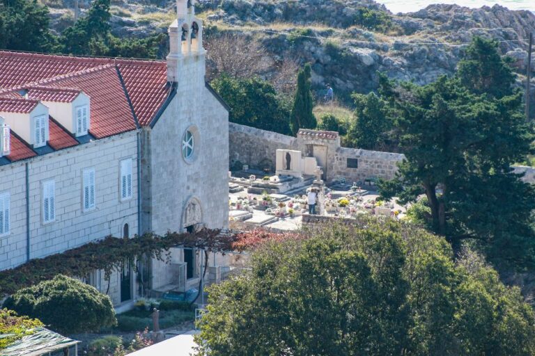 PRIČA O DANČAMA Bilo je to groblje za siromahe i okužene