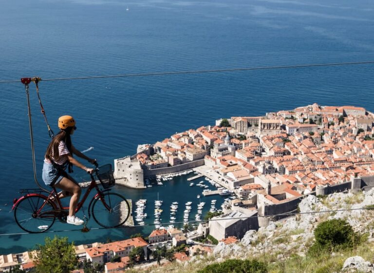 DARUJEMO: vožnju biciklom na žici